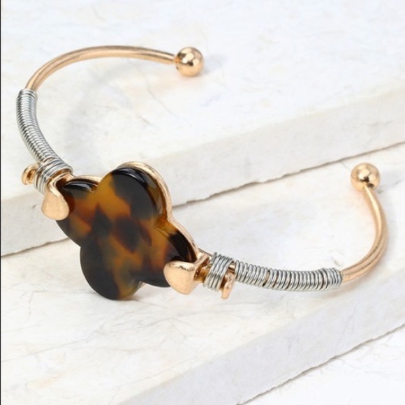 Tortoise Shell Clover Cuff Bracelet - Picture 1 of 7